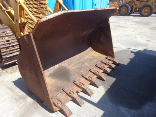 ขายรถตักตีนตะขาบ CATERPILLAR 951C (สภาพดี)