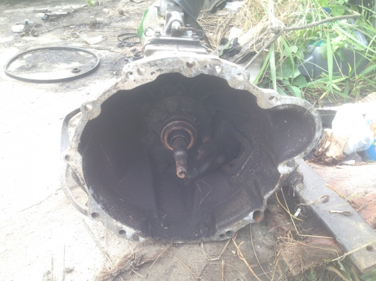 เกียร์ isuzu d-max 2500di ฝาทอง ใส่ tfr cameo 8000 บาท