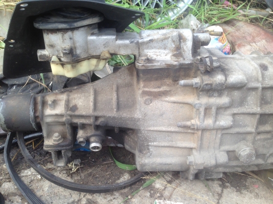 เกียร์ isuzu d-max 2500di ฝาทอง ใส่ tfr cameo 8000 บาท