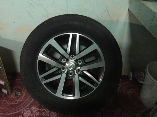 ขายล้อนิวฟอร์จูนเนอร์ขอบ18ราคา7000ติดต่อ0869274080