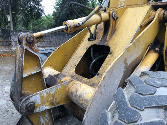 ขายรถตักล้อยาง KOMATSU 510 กรองเดี่ยว สภาพสวยพร้อมใช้งาน สนใจโทร 081-970-1072