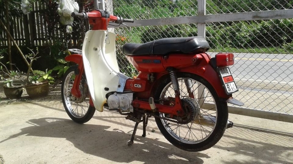 ขาย ยามาฮ่าเมท 80 เล่มพร้อมชุดโอนลอย รถเดิมสียังสดอะไหล่เดิมติดรถครบเครื่องดี ขาย ยามาฮ่าเมท 80 เล่มพร้อมชุดโอนลอย รถเดิมสียังสดอะไหล่เดิมติดรถครบเครื่องดี