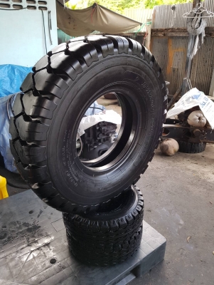 ขายยางลมรถยกโฟล์คลิฟท์ ขนาด 825-15