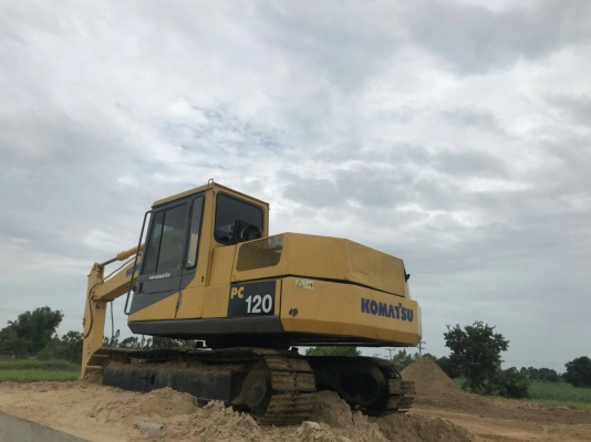 ขายด่วน!! Komatsu PC120-3 สภาพพร้อมใช้ค่ะ ขายด่วน!! Komatsu PC120-3 สภาพพร้อมใช้ค่ะ