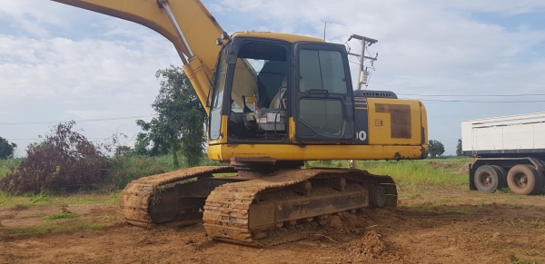 ขายด่วน!! Komatsu PC200-7 สภาพสวยค่ะ ขายด่วน!! Komatsu PC200-7 สภาพสวยค่ะ