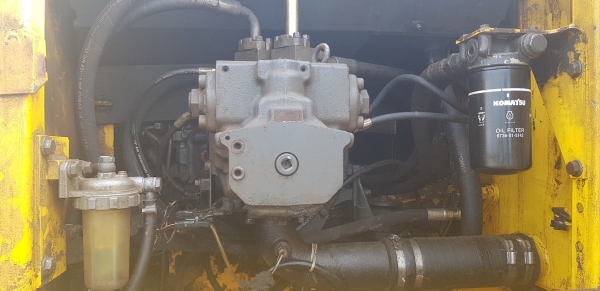 ขายด่วน!! Komatsu PC200-7 สภาพสวยค่ะ ขายด่วน!! Komatsu PC200-7 สภาพสวยค่ะ