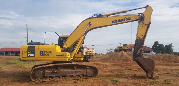 ขายด่วน!! Komatsu PC200-7 สภาพสวยค่ะ ขายด่วน!! Komatsu PC200-7 สภาพสวยค่ะ
