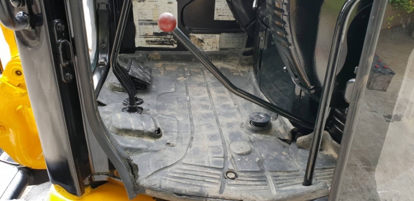 ขาย รถขุด KOMATSU รุ่น PC30MR-1-มือสองญี่ปุ่น แทรกเหล็ก สลัก บูทเอวแน่น 100\% ปั้มนิ้ว คอนโทรลสั้น ทำงานไว คันนี้ พร้อมหัวเก๋ง สวยพร้อมใช้งาน มือถือ 0818753444