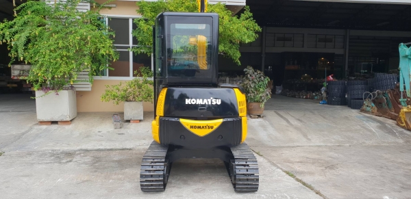 ขาย รถขุด KOMATSU รุ่น PC30MR-1-มือสองญี่ปุ่น แทรกเหล็ก สลัก บูทเอวแน่น 100\% ปั้มนิ้ว คอนโทรลสั้น ทำงานไว คันนี้ พร้อมหัวเก๋ง สวยพร้อมใช้งาน มือถือ 0818753444