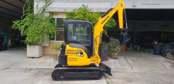 ขาย รถขุด KOMATSU รุ่น PC30MR-1-มือสองญี่ปุ่น แทรกเหล็ก สลัก บูทเอวแน่น 100\% ปั้มนิ้ว คอนโทรลสั้น ทำงานไว คันนี้ พร้อมหัวเก๋ง สวยพร้อมใช้งาน มือถือ 0818753444