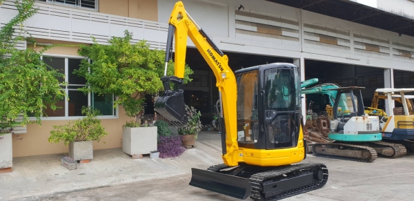 ขาย รถขุด KOMATSU รุ่น PC30MR-1-มือสองญี่ปุ่น แทรกเหล็ก สลัก บูทเอวแน่น 100\% ปั้มนิ้ว คอนโทรลสั้น ทำงานไว คันนี้ พร้อมหัวเก๋ง สวยพร้อมใช้งาน มือถือ 0818753444
