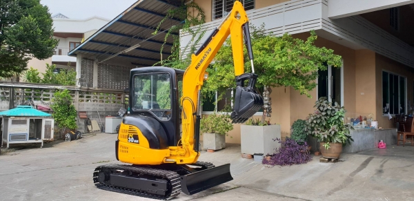 ขาย รถขุด KOMATSU รุ่น PC30MR-1-มือสองญี่ปุ่น แทรกเหล็ก สลัก บูทเอวแน่น 100\% ปั้มนิ้ว คอนโทรลสั้น ทำงานไว คันนี้ พร้อมหัวเก๋ง สวยพร้อมใช้งาน มือถือ 0818753444