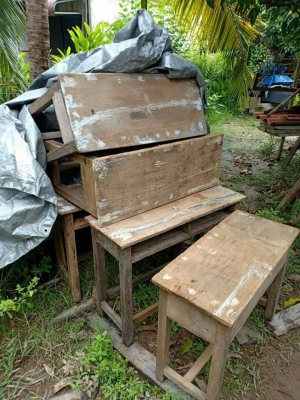 โต๊ะนักเรียนคู่รุ่นเก่าไม้สัก