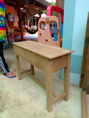 โต๊ะนักเรียนคู่รุ่นเก่าไม้สัก