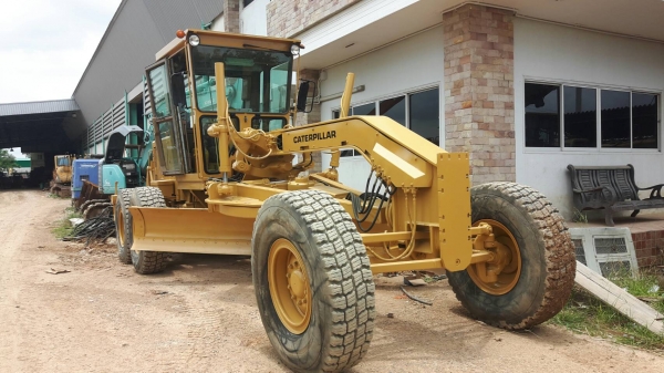 ขายรถเกรด CAT140G รถเก่านอกญี่ปุ่นถ้าเอาสแกนรีฟายหน้าก็ได้เราเปลียนให้เอกสารอินวอยรารคา 3,300,000 ต่อรอง