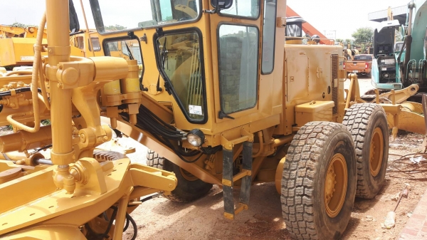 ขายรถเกรด CAT140G รถเก่านอกญี่ปุ่นถ้าเอาสแกนรีฟายหน้าก็ได้เราเปลียนให้เอกสารอินวอยรารคา 3,300,000 ต่อรอง