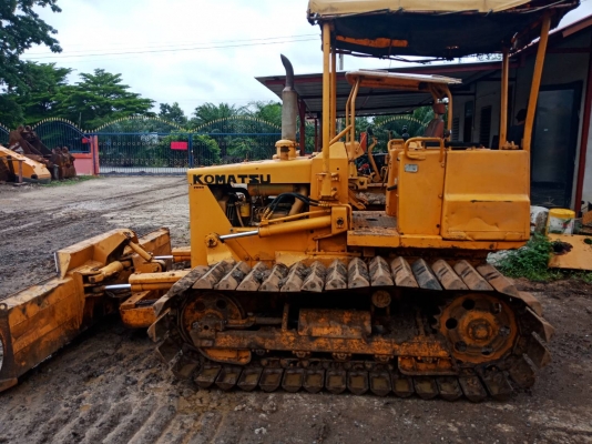 ขายรถแทรคเตอร์โคมัสสุD2รุ่น5 ขายรถแทรคเตอร์โคมัสสุD2รุ่น5