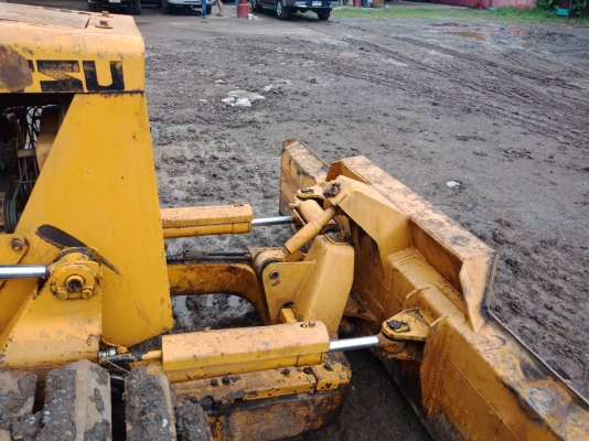 ขายรถแทรคเตอร์โคมัสสุD2รุ่น5 ขายรถแทรคเตอร์โคมัสสุD2รุ่น5