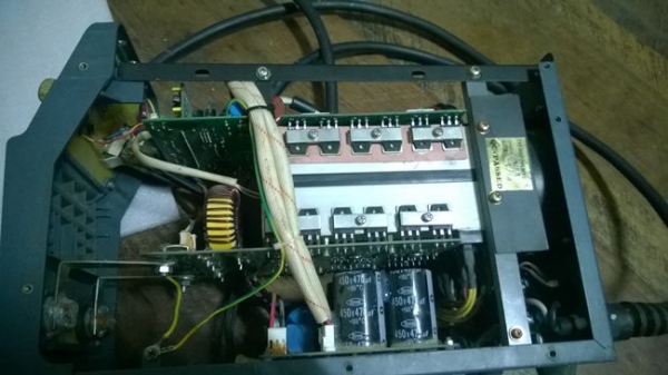 ขายตู้เชื่อมยี่ห้อดี Cliff 205A ขายตู้เชื่อมยี่ห้อดี Cliff 205A