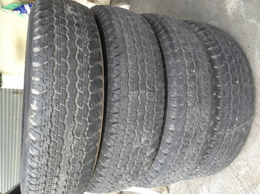 ยาง bridgstone205/16ปี15 ชุดละ1800 บาท