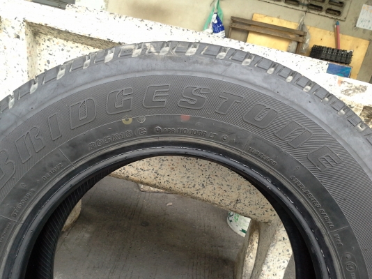 ยาง bridgstone205/16ปี15 ชุดละ1800 บาท ยาง bridgstone205/16ปี15 ชุดละ1800 บาท