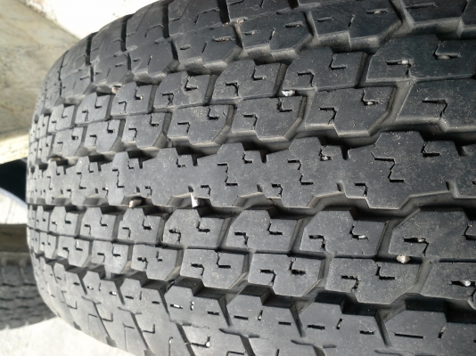 ยาง bridgstone205/16ปี15 ชุดละ1800 บาท ยาง bridgstone205/16ปี15 ชุดละ1800 บาท