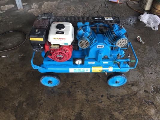 ขายเครื่องปั้มลมสนามยี่ห้อ meiji เร่งเบาออโต้ หัวปั้มขนาด3แรงม้าเครื่องเป็นเครื่องฮอนด้ขนาด5.5แรงม้าสภาพสวยมากๆพร้อมใช้งาน