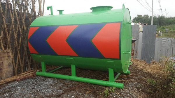 ถังน้ำมัน 7000 ลิตรสภาพสวยๆตามรูป ถังน้ำมัน 7000 ลิตรสภาพสวยๆตามรูป