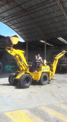 ขายรถตักล้อยางWHEEL LOADER ยี่ห้อ komatsu wa20-1