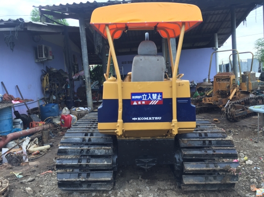 ขายรถแทร็กเตอร์D2-5PL รถสวยพร้อมใช้งาน เครื่องดี ช่วงล่างดี ใบแทร็กสวยมาก ราคาต่อรองคุยกันได้ ขายได้ขายเลยค่ะ โทร 0616613023แพรว