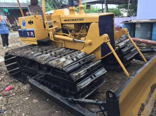 ขายรถแทร็กเตอร์D2-5PL รถสวยพร้อมใช้งาน เครื่องดี ช่วงล่างดี ใบแทร็กสวยมาก ราคาต่อรองคุยกันได้ ขายได้ขายเลยค่ะ โทร 0616613023แพรว