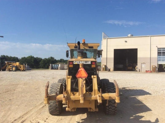 ขายรถเกรด 140H#APM01721 VHP จากอเมริกา พร้อมติด Scarifier ด้านหน้า ราคาดี โทร. 092-929-9942 ธีรเทพ