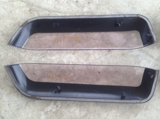 คิ้วกันสาด toyota surf ln-130 หน้า-หลัง ชุดละ1800 บาท