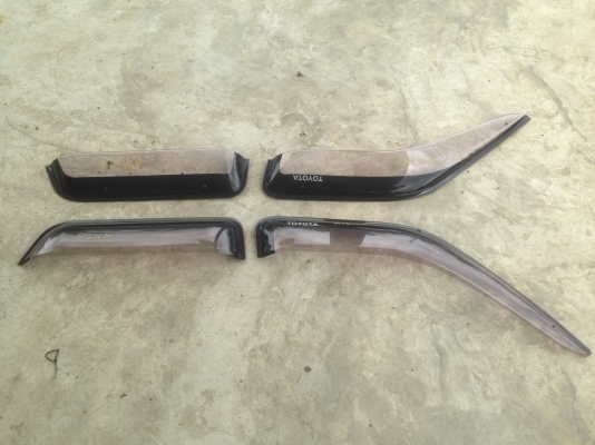 คิ้วกันสาด toyota surf ln-130 หน้า-หลัง ชุดละ1800 บาท