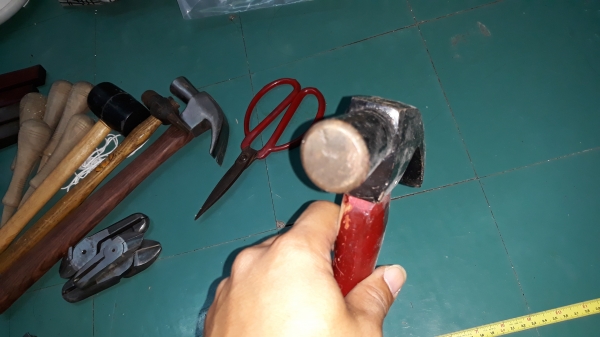 ขายค้อนหงอนตรากระรอกบินขนาด27mm.เก่าเก็บ