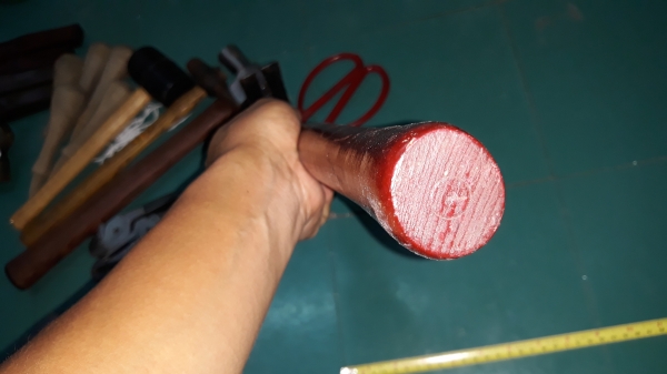 ขายค้อนหงอนตรากระรอกบินขนาด27mm.เก่าเก็บ
