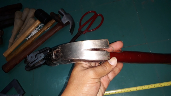 ขายค้อนหงอนตรากระรอกบินขนาด27mm.เก่าเก็บ
