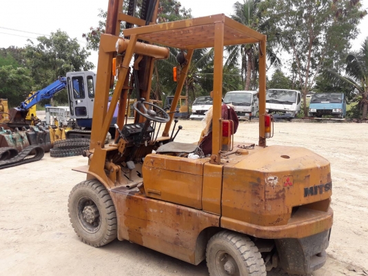 รถโฟล์คลิฟท์Mitsubishi  ขนาด2.5ตัน  เครื่องยนต์Mitsubishi 4 สูบ ใช้เชื้อเพลิงดีเซล เสา3เมตร  งาสไลด์ได้