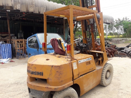 รถโฟล์คลิฟท์Mitsubishi ขนาด2.5ตัน เครื่องยนต์Mitsubishi 4 สูบ ใช้เชื้อเพลิงดีเซล เสา3เมตร งาสไลด์ได้ รถโฟล์คลิฟท์Mitsubishi ขนาด2.5ตัน เครื่องยนต์Mitsubishi 4 สูบ ใช้เชื้อเพลิงดีเซล เสา3เมตร งาสไลด์ได้