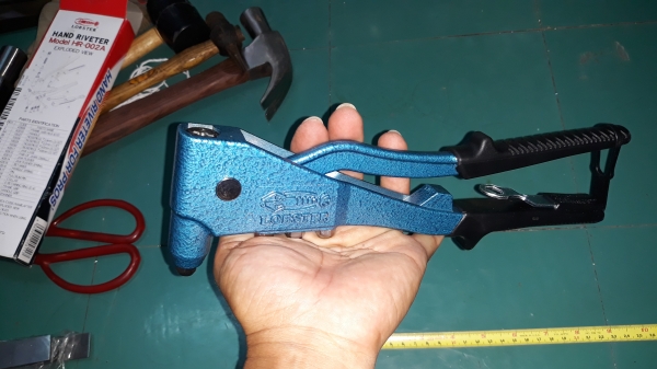ขายคีมย้ำรีเวทตรากุ้ง HR-200 LOBSTER MADE IN JAPAN.ใหม่เก่าเก็บ ขายคีมย้ำรีเวทตรากุ้ง HR-200 LOBSTER MADE IN JAPAN.ใหม่เก่าเก็บ