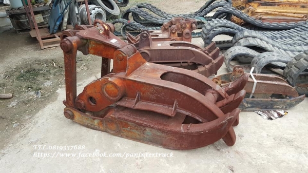 FROM JAPANตัวคีบปากหนีบไม้FORK GRAB- MAC-SP2**สำหรับรถขุดไซค์200 /สวมบูทสลัก80มิล /สนใจรีบติดต่อ0819337688