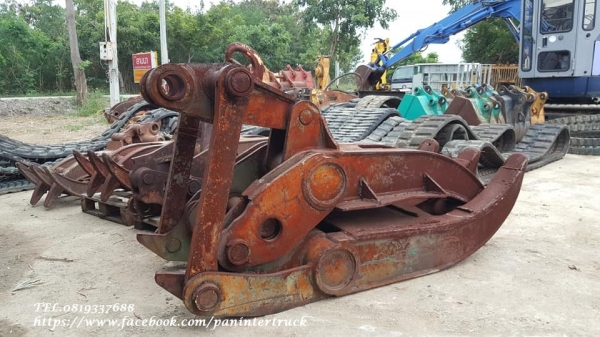 FROM JAPANตัวคีบปากหนีบไม้FORK GRAB- MAC-SP2**สำหรับรถขุดไซค์200 /สวมบูทสลัก80มิล /สนใจรีบติดต่อ0819337688