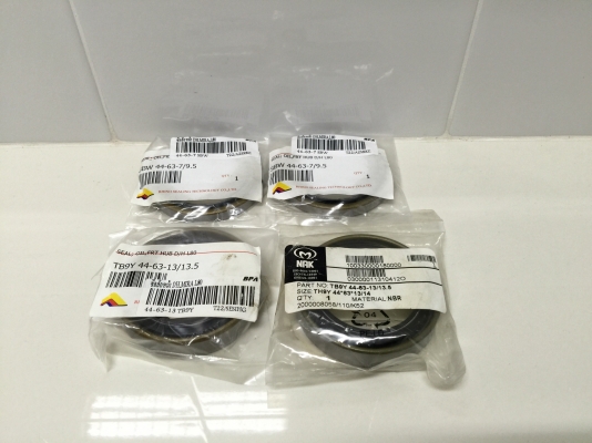 ขายซีลลูกปืนล้อหน้ารถยนต์ DAIHATSU รุ่น MIRA L80