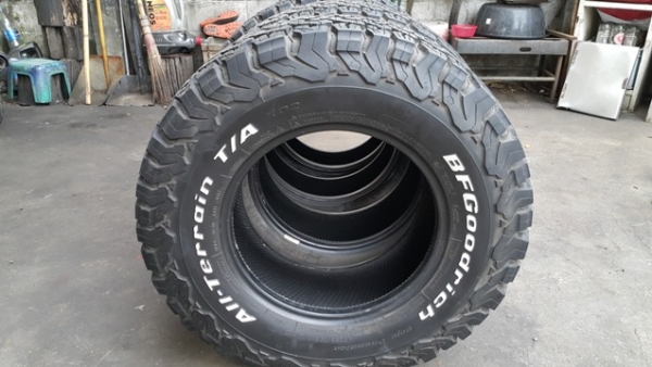 ขาย BF Goodrich A/T KO2 265/70 r16 ขาย BF Goodrich A/T KO2 265/70 r16