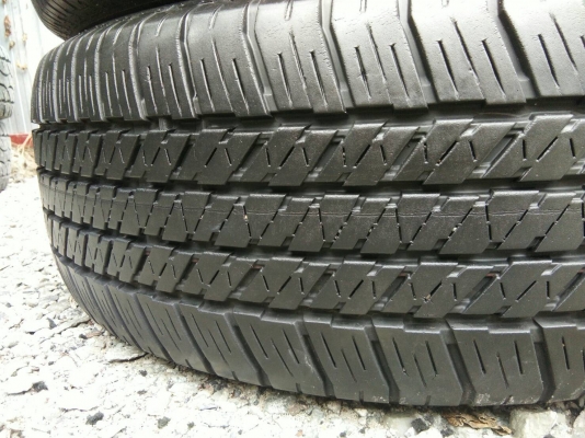 ขายยาง 265/60R18 บริดจสโตน ปี15 สวยๆ ชุดละ 4800 บาท