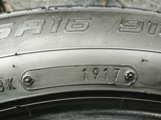 ขายยาง 205/55R16 DUNLOP ปี17 ยางสดสวย ชุดละ 3200 บาท ขายยาง 205/55R16 DUNLOP ปี17 ยางสดสวย ชุดละ 3200 บาท