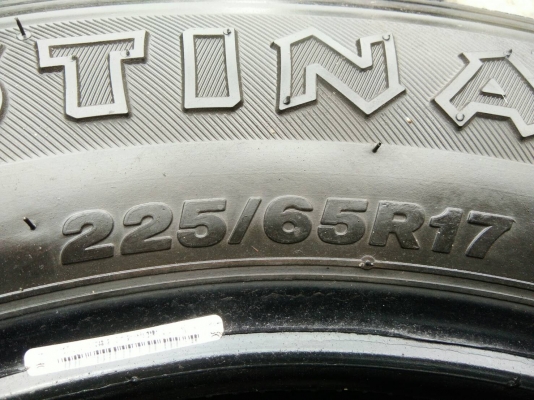 ขายยาง 225/65R17 ไฟร์สโตน ปี17 สวยสด ชุดละ 3900 บาท ขายยาง 225/65R17 ไฟร์สโตน ปี17 สวยสด ชุดละ 3900 บาท