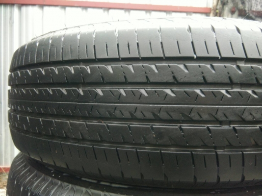 ขายยาง 225/65R17 ไฟร์สโตน ปี17 สวยสด ชุดละ 3900 บาท ขายยาง 225/65R17 ไฟร์สโตน ปี17 สวยสด ชุดละ 3900 บาท