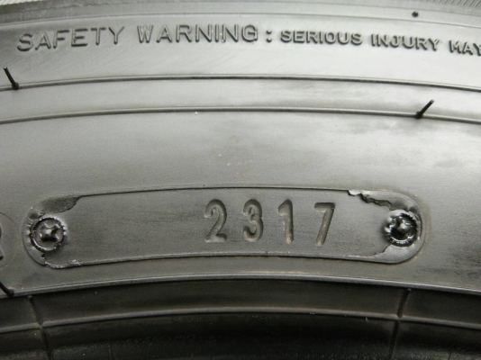 ขายยาง 245/65R17 DUNLOP PT3 ปี17 สวยสดมาก ชุดละ 4900 บาท