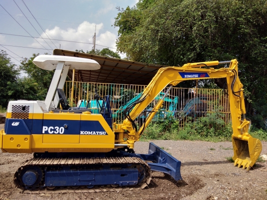 ขายรถขุดแบคโฮ KOMATSU 30-6 ขนาดPc30 รถเก่านอกแท้100\% #มีลายหัวแย็กNPK แทรคเหล็ก ระบบไว รถพร้อมใช้งาน เอกสารใบอินวอยครบ              ????ราคา 290,000 ต่อรองได้???? ☎️  สนใจติดต่อ  096-3268553 (สถิตย์พันธ์) ????  ID LINE  0963268553 #ร้านรุ่งเจริญแทรกเตอร์